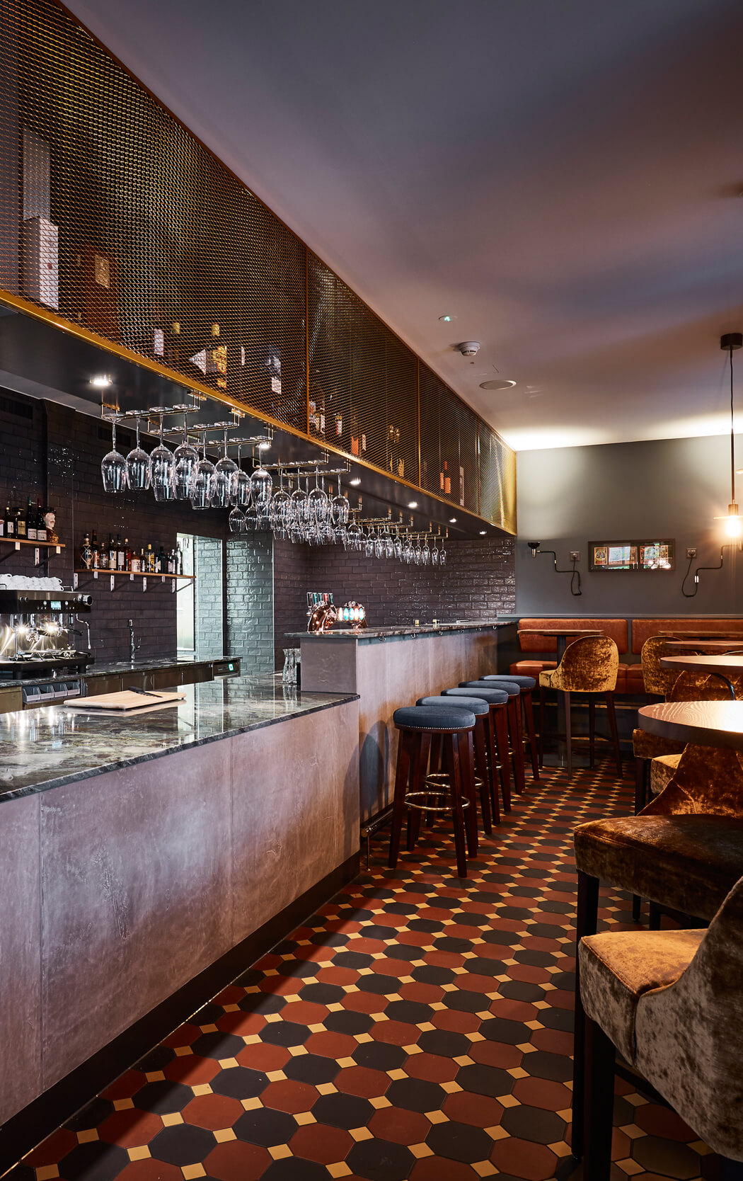 Spedition Hotel / Restaurant